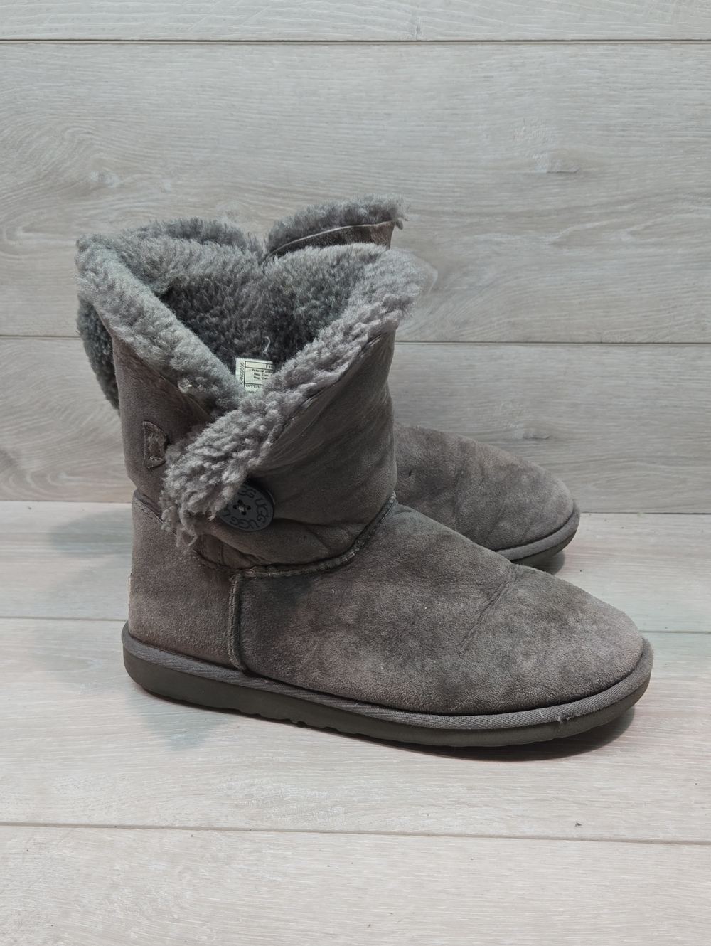 Ugg Australia Women's 5803  Grey Shearling Button Boots Shoes Leather Sz 9